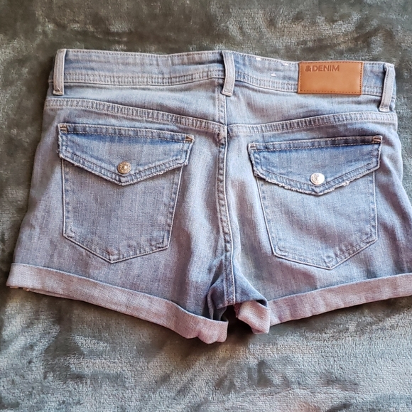 H&M denim cuffed shorts - Picture 2 of 7